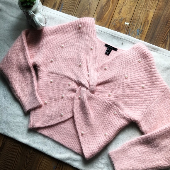 Forever 21 Sweaters - 🎉🛍HP 2/16🎉🛍Baby Pink Crop Top Sweater